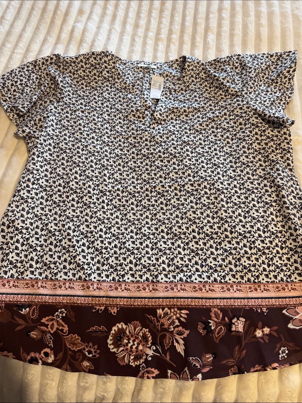 Women’s Black & White Floral Border Print Top